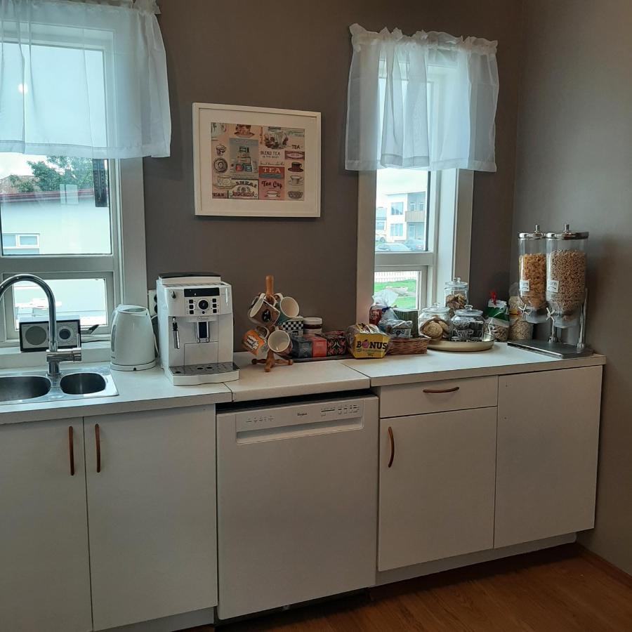 Grindavik Guesthouse Self Check In & Out Экстерьер фото