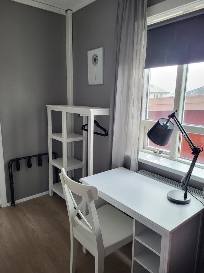 Grindavik Guesthouse Self Check In & Out Экстерьер фото